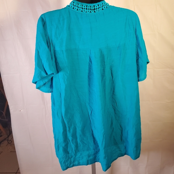 Blue light weight  top - Picture 2 of 3